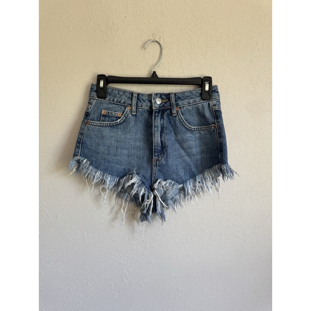 TopShop Mid Wash Blue Denim Moto Kiri Shorts Womens 2 Distressed Raw Hem